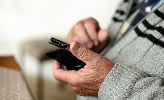Mobilné telefóny pre seniorov